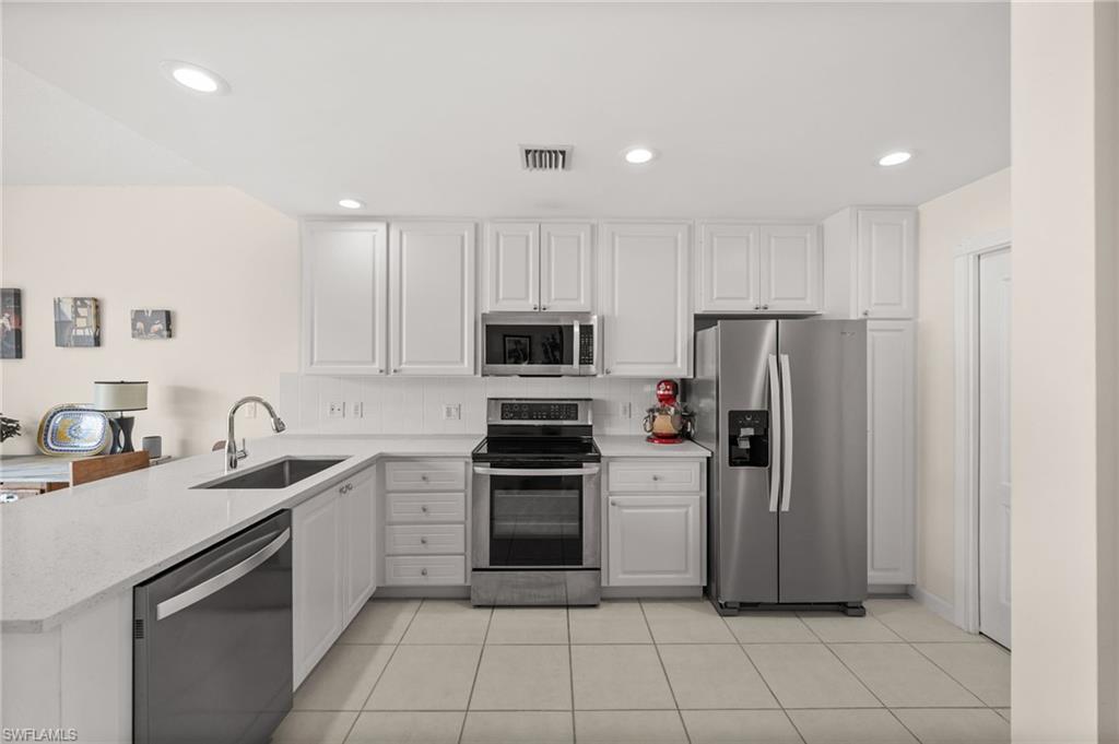 6072 Towncenter CIR