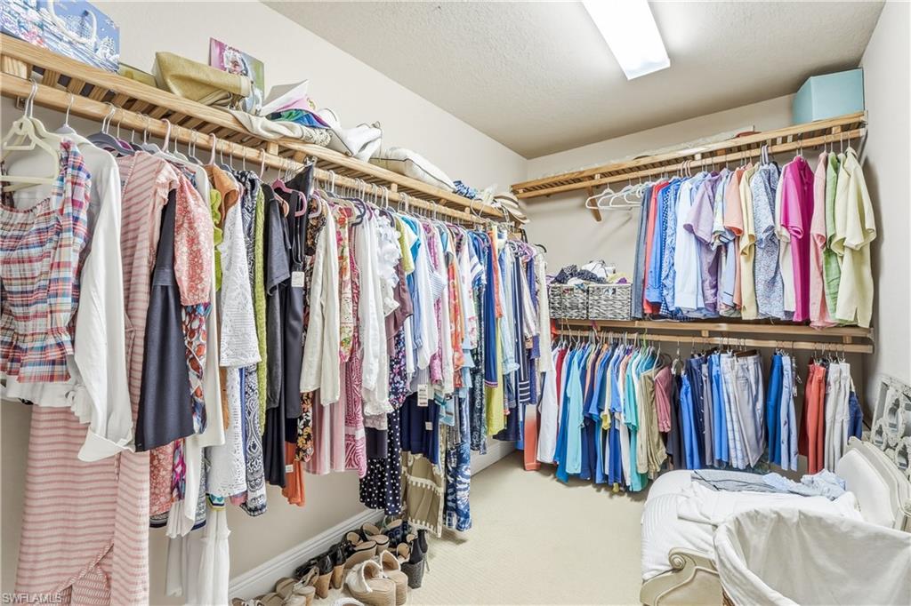 9429 La Bianco ST