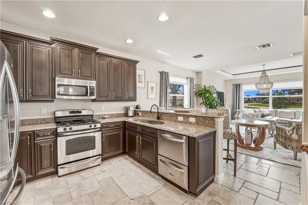 9429 La Bianco ST