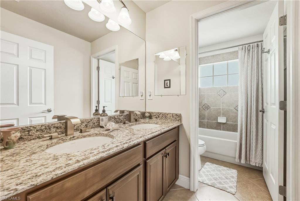 9429 La Bianco ST