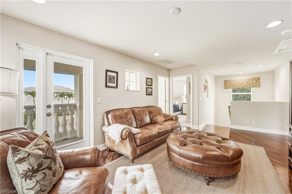 9429 La Bianco ST