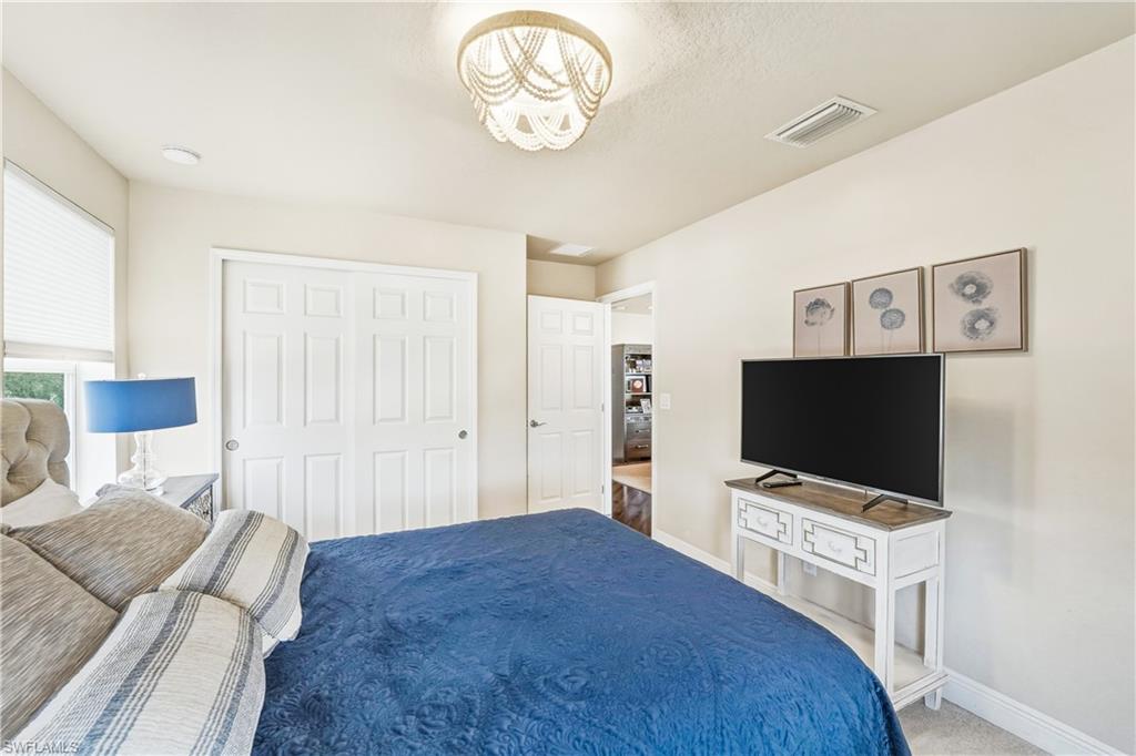 9429 La Bianco ST