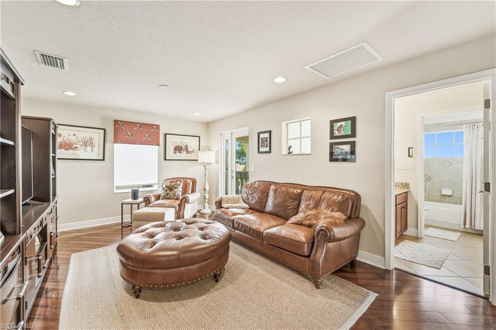 9429 La Bianco ST
