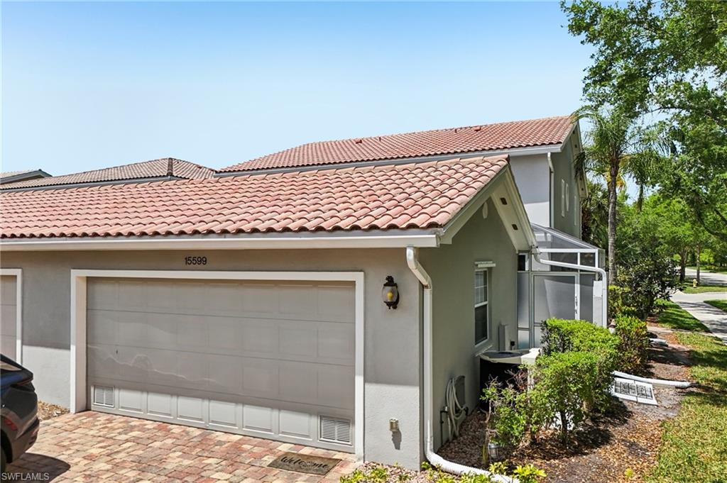 15599 Latitude DR