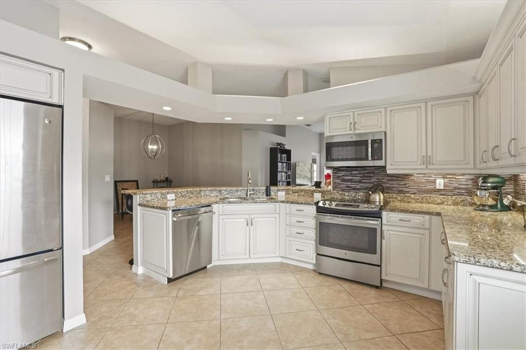 6829 Satinleaf RD S 204