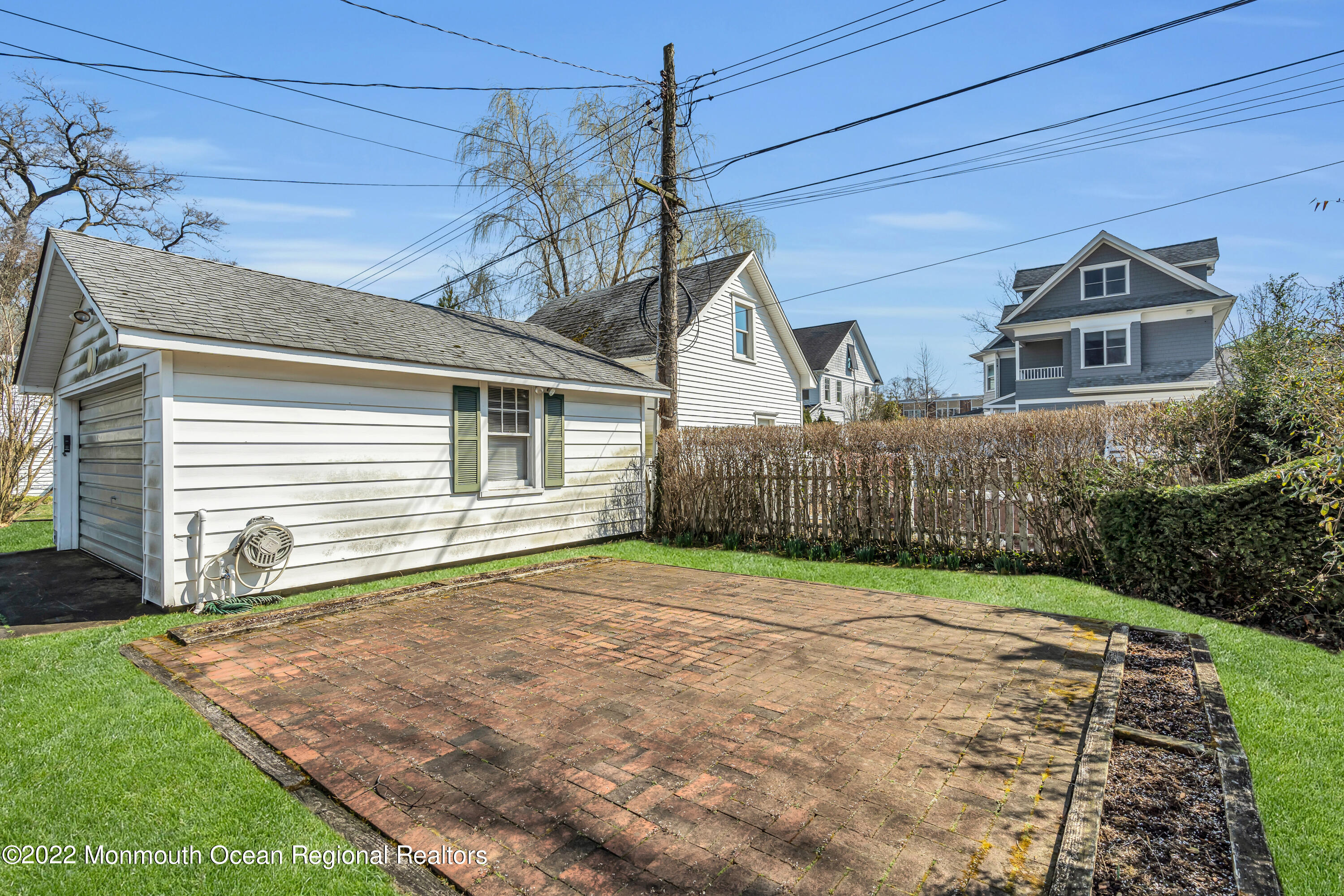 405 Ludlow Avenue