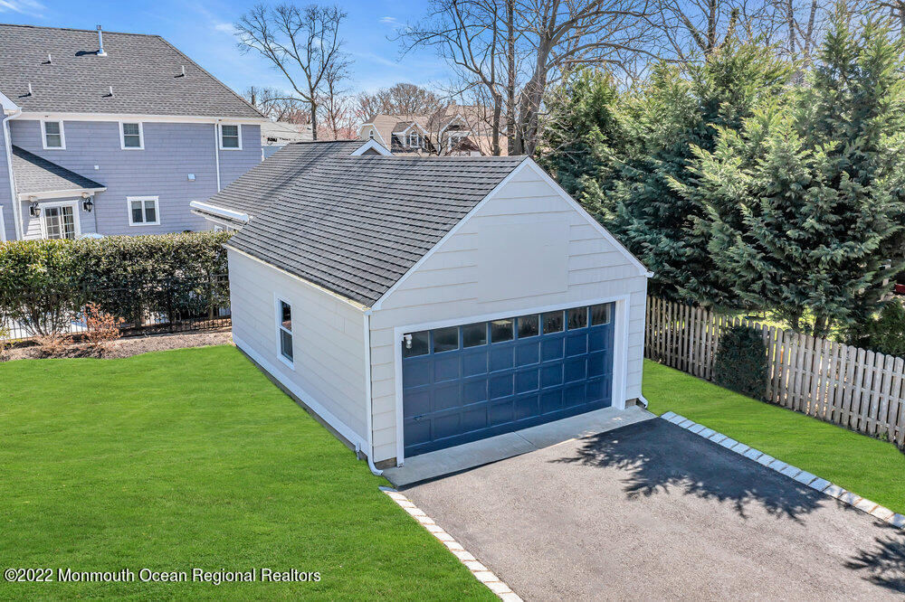 2128 Edgewood Place