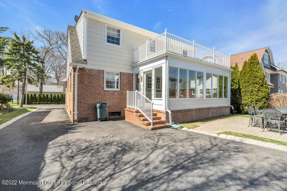 2128 Edgewood Place