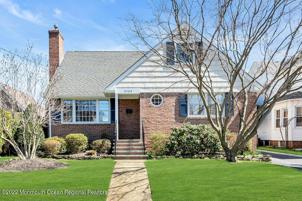 2128 Edgewood Place