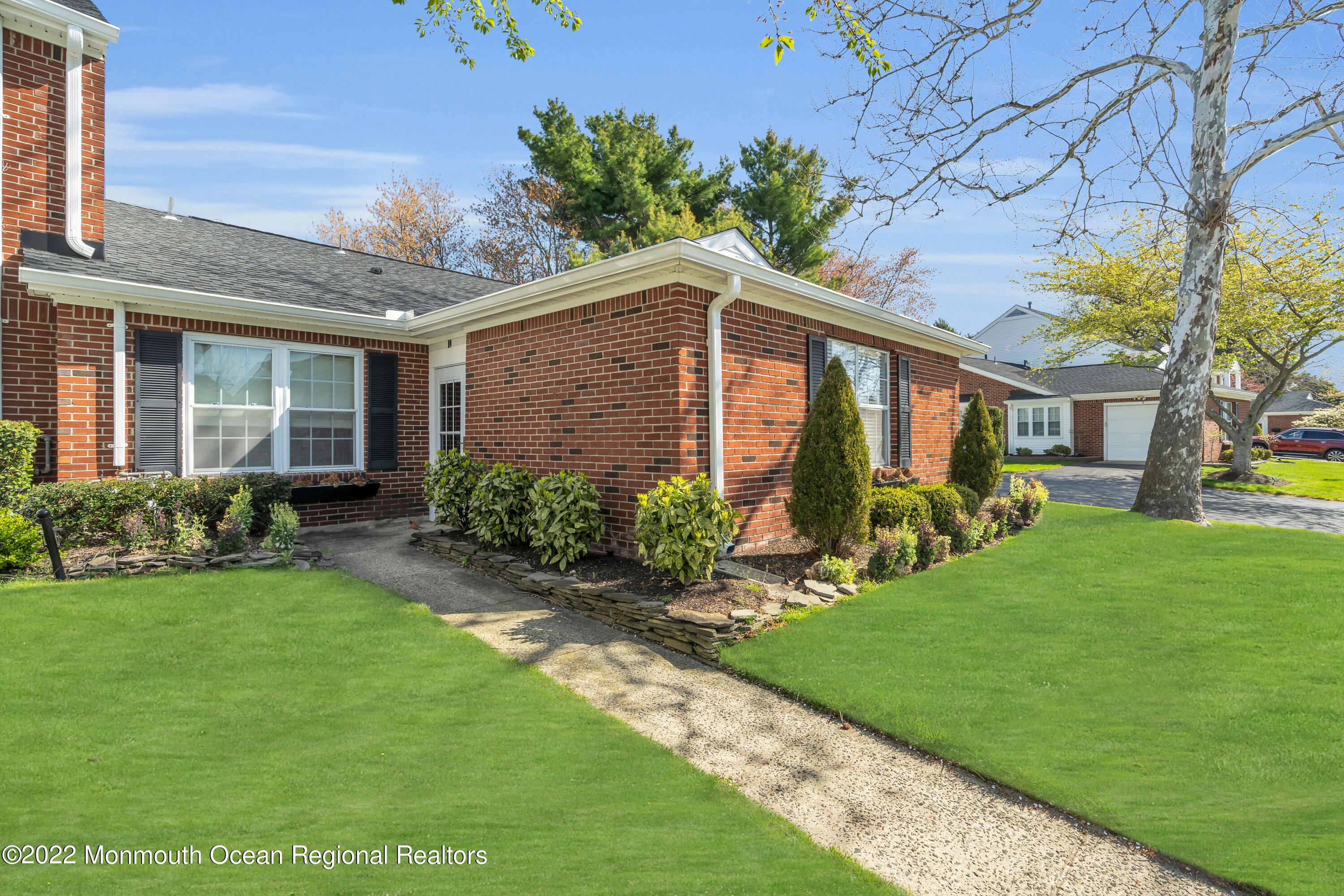 10 Dogwood Court