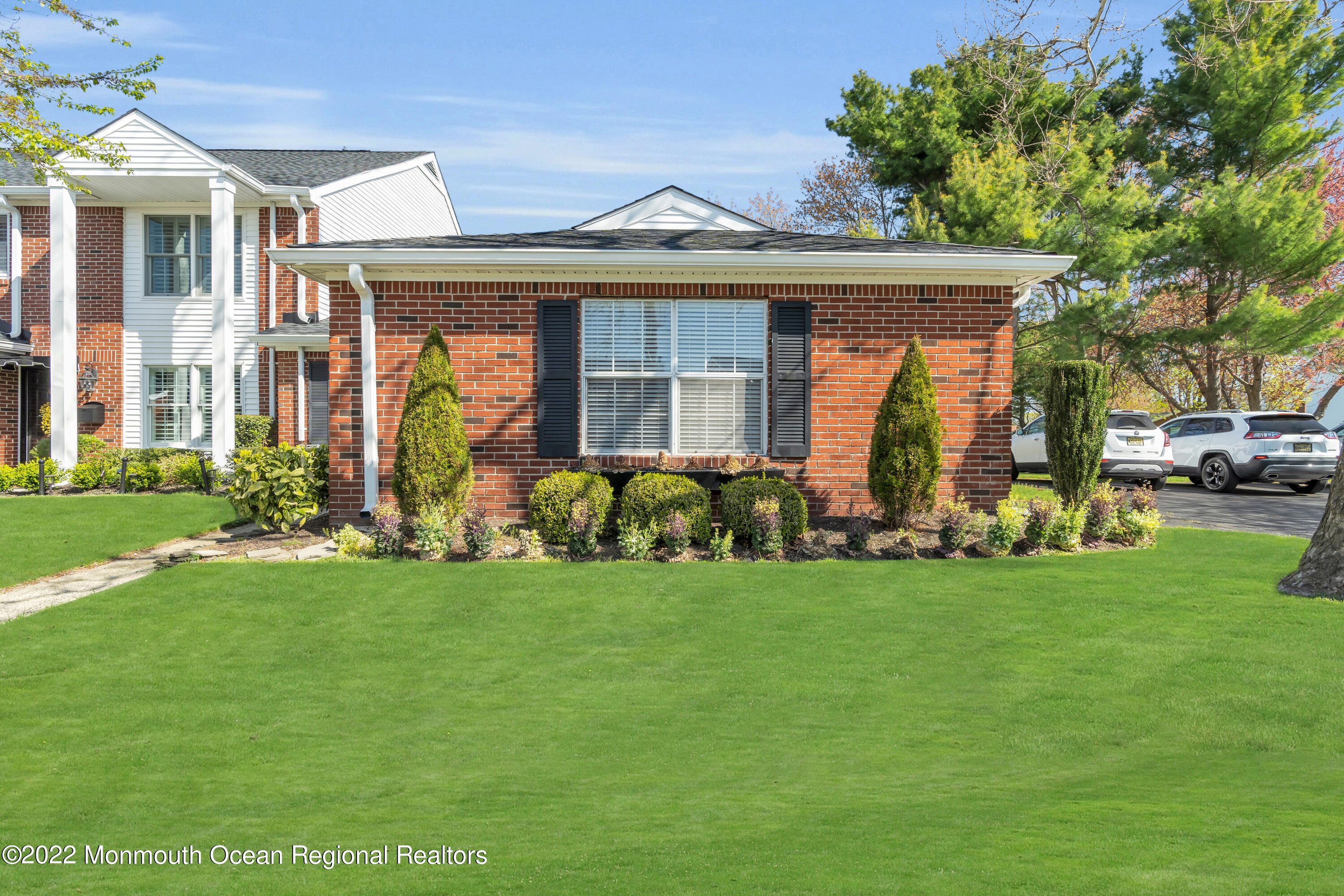 10 Dogwood Court