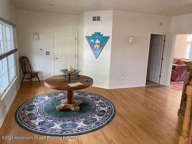 206 Pointe Drive