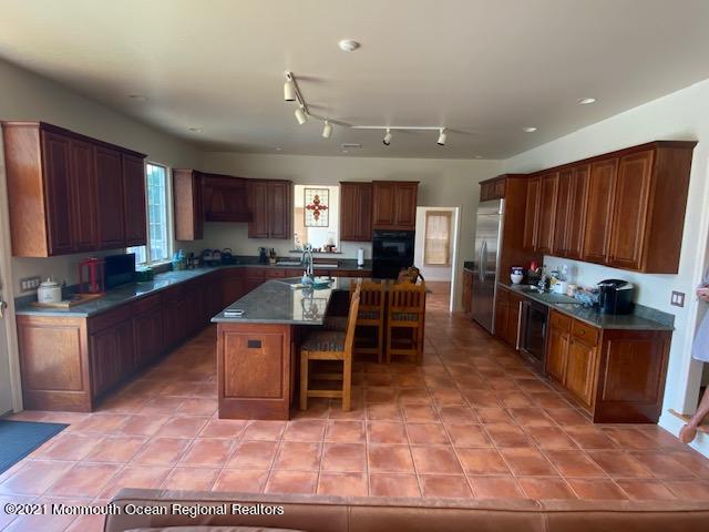 206 Pointe Drive