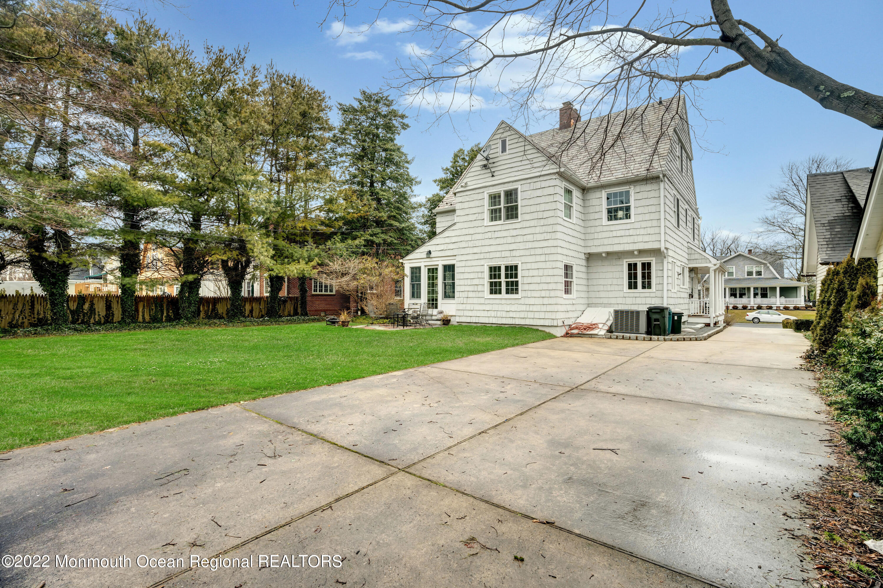 405 Essex Avenue