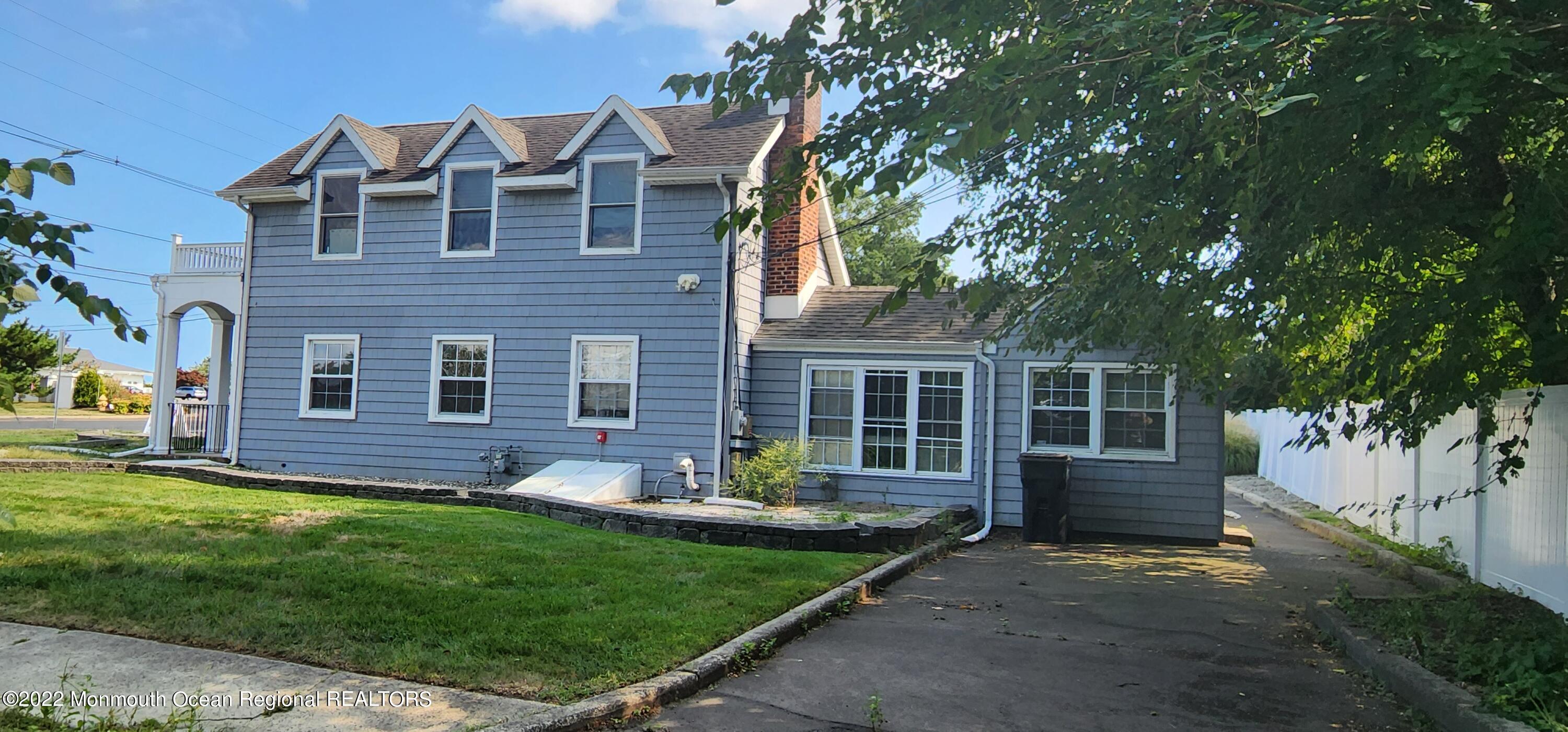 3828 River Road