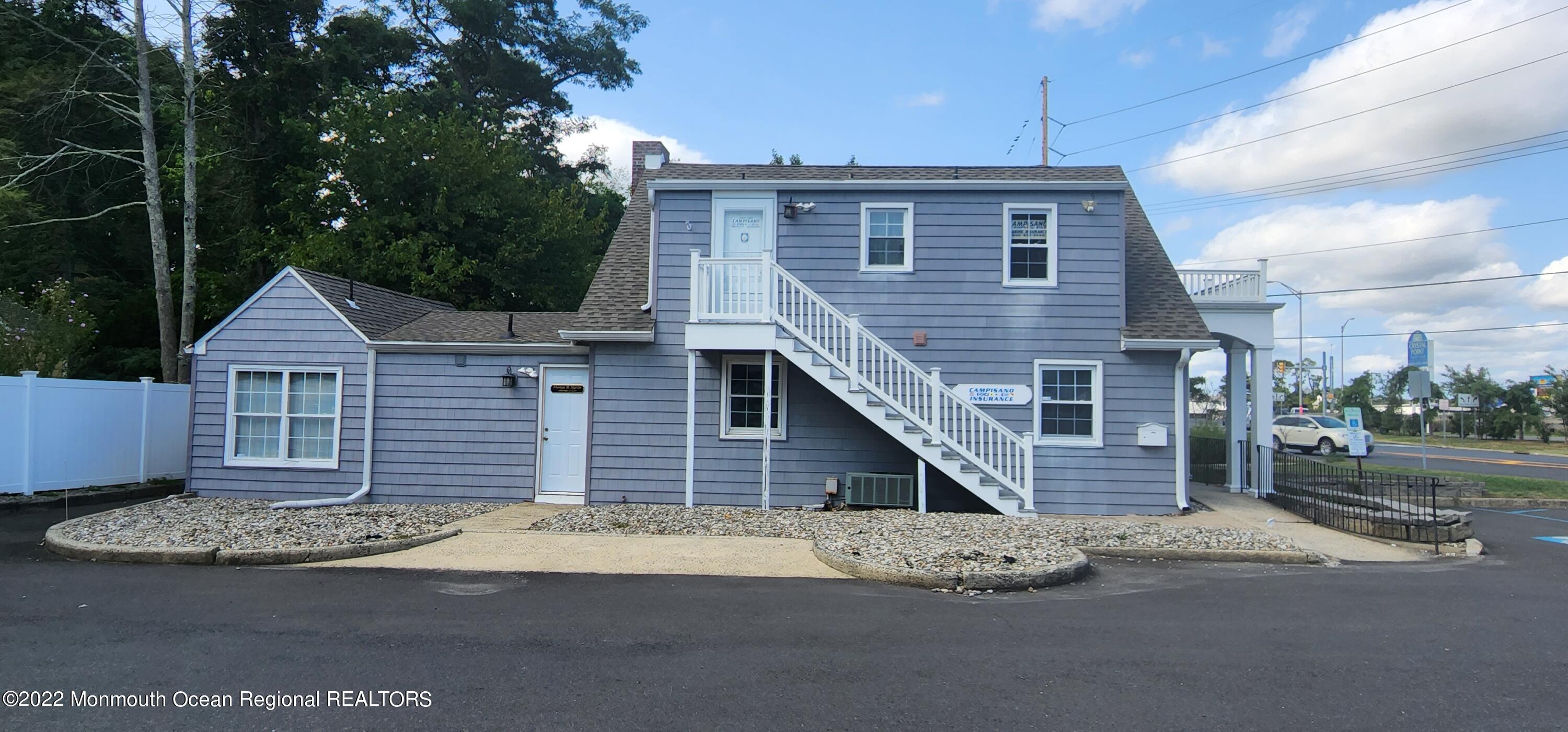 3828 River Road