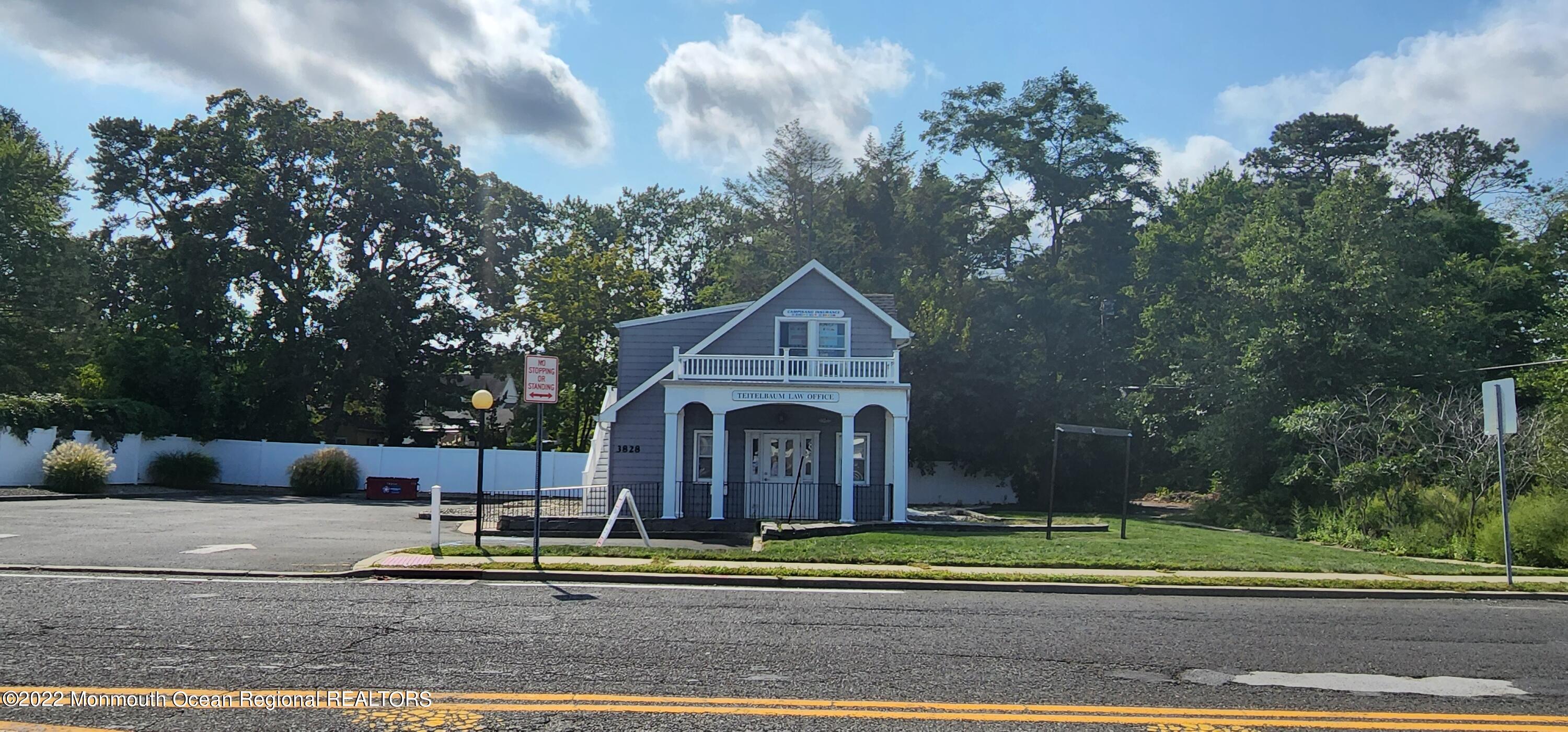 3828 River Road