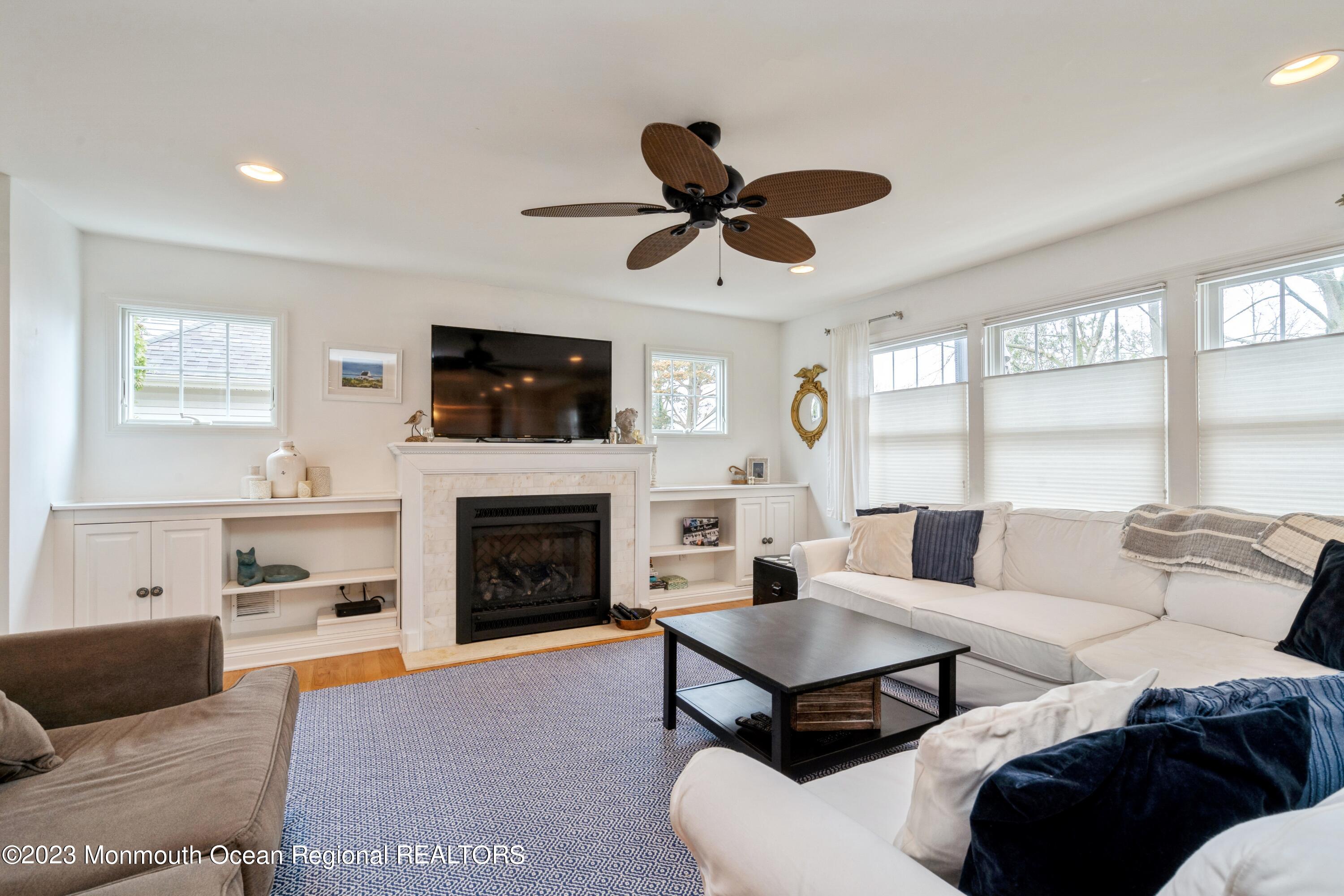 815 Woodcrest Drive