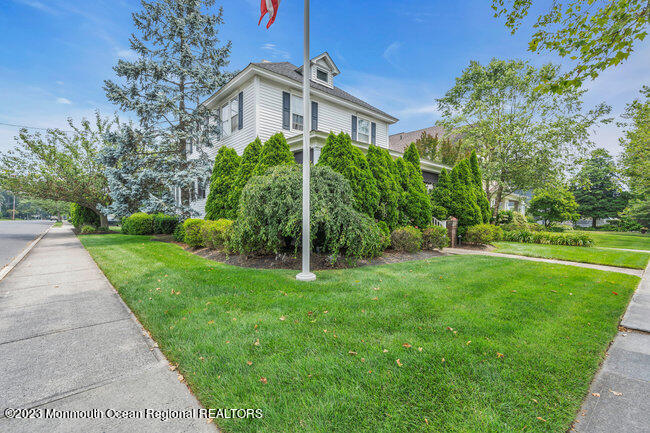 220 Ludlow Avenue