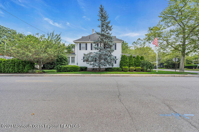 220 Ludlow Avenue