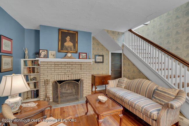 220 Ludlow Avenue