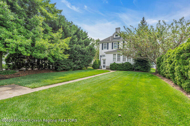 220 Ludlow Avenue