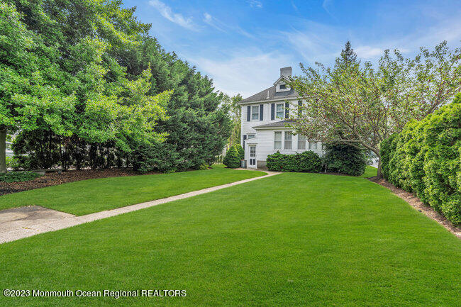 220 Ludlow Avenue
