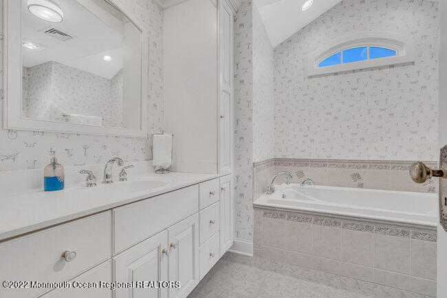 1405 4th Avenue Unit: SUMMER WEEKLY