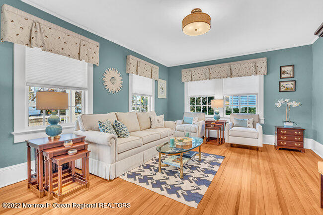 1405 4th Avenue Unit: SUMMER WEEKLY