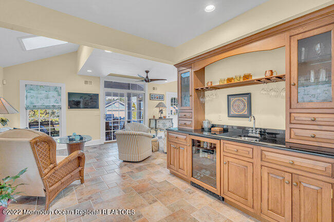 1405 4th Avenue Unit: SUMMER WEEKLY