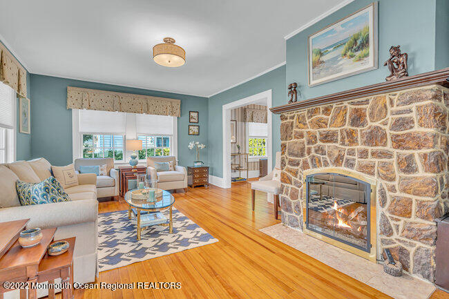 1405 4th Avenue Unit: SUMMER WEEKLY