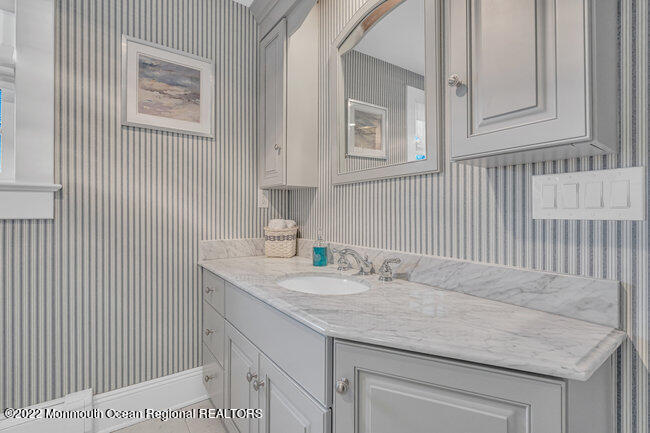 1405 4th Avenue Unit: SUMMER WEEKLY
