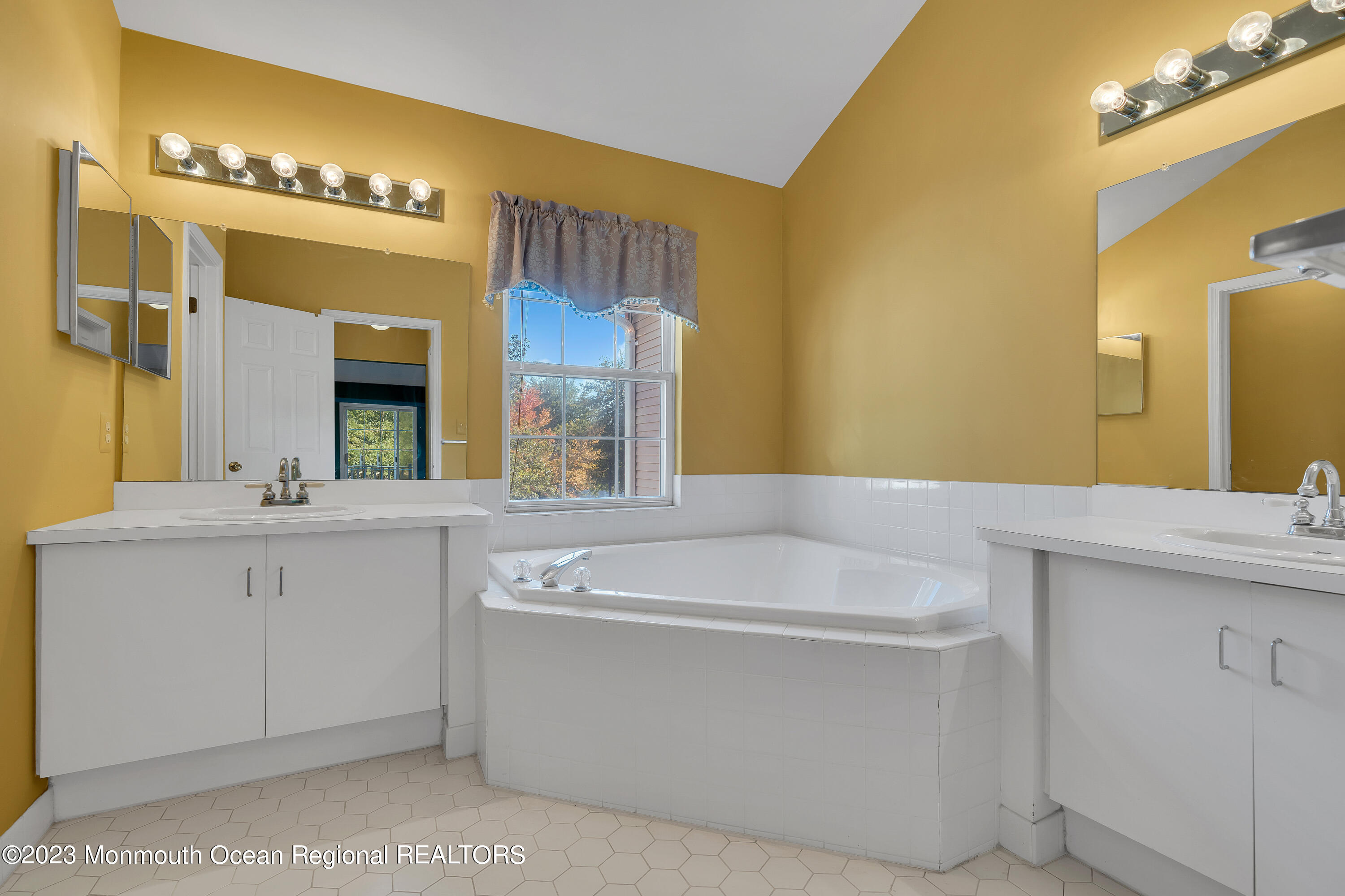 136 S Manor Court Unit: 1360