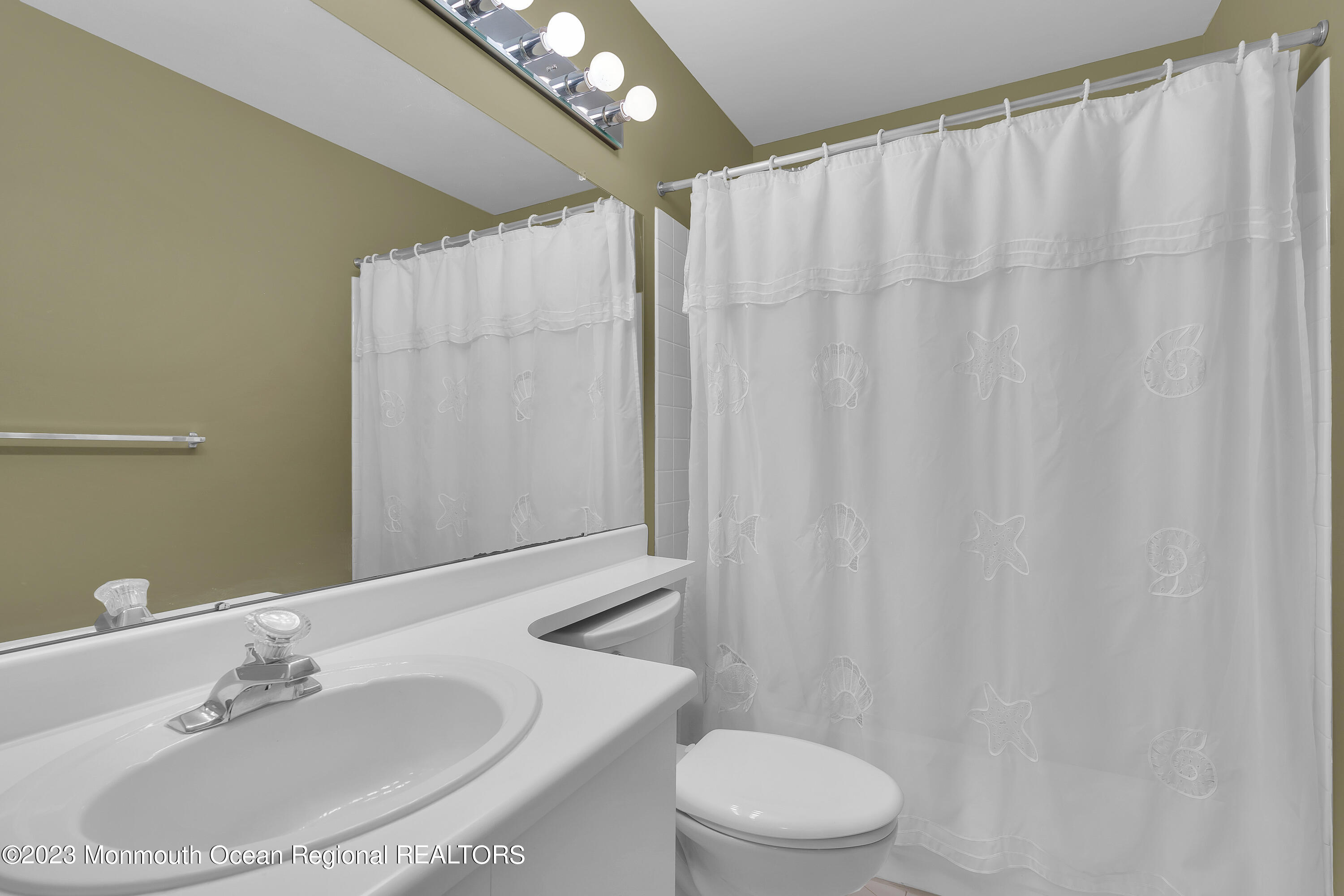 136 S Manor Court Unit: 1360