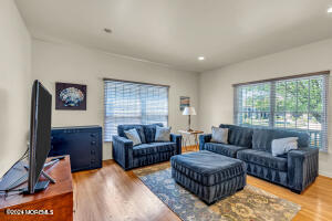 206 Pointe Drive Unit: SUMMER WEEKLY