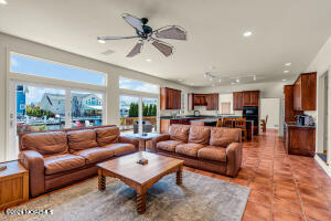 206 Pointe Drive Unit: SUMMER WEEKLY