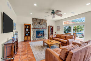 206 Pointe Drive Unit: SUMMER WEEKLY