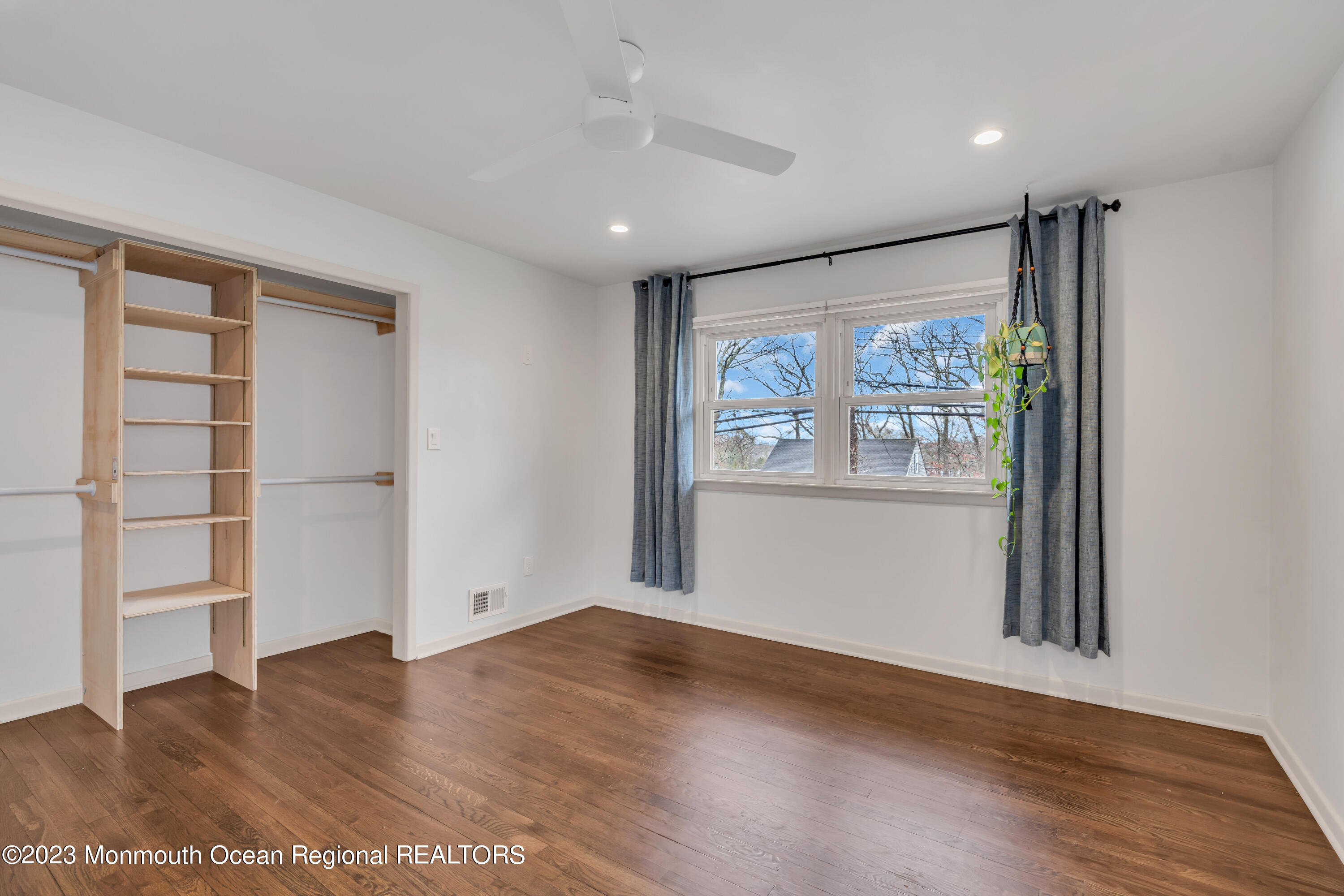 2555 Algonkin Trail