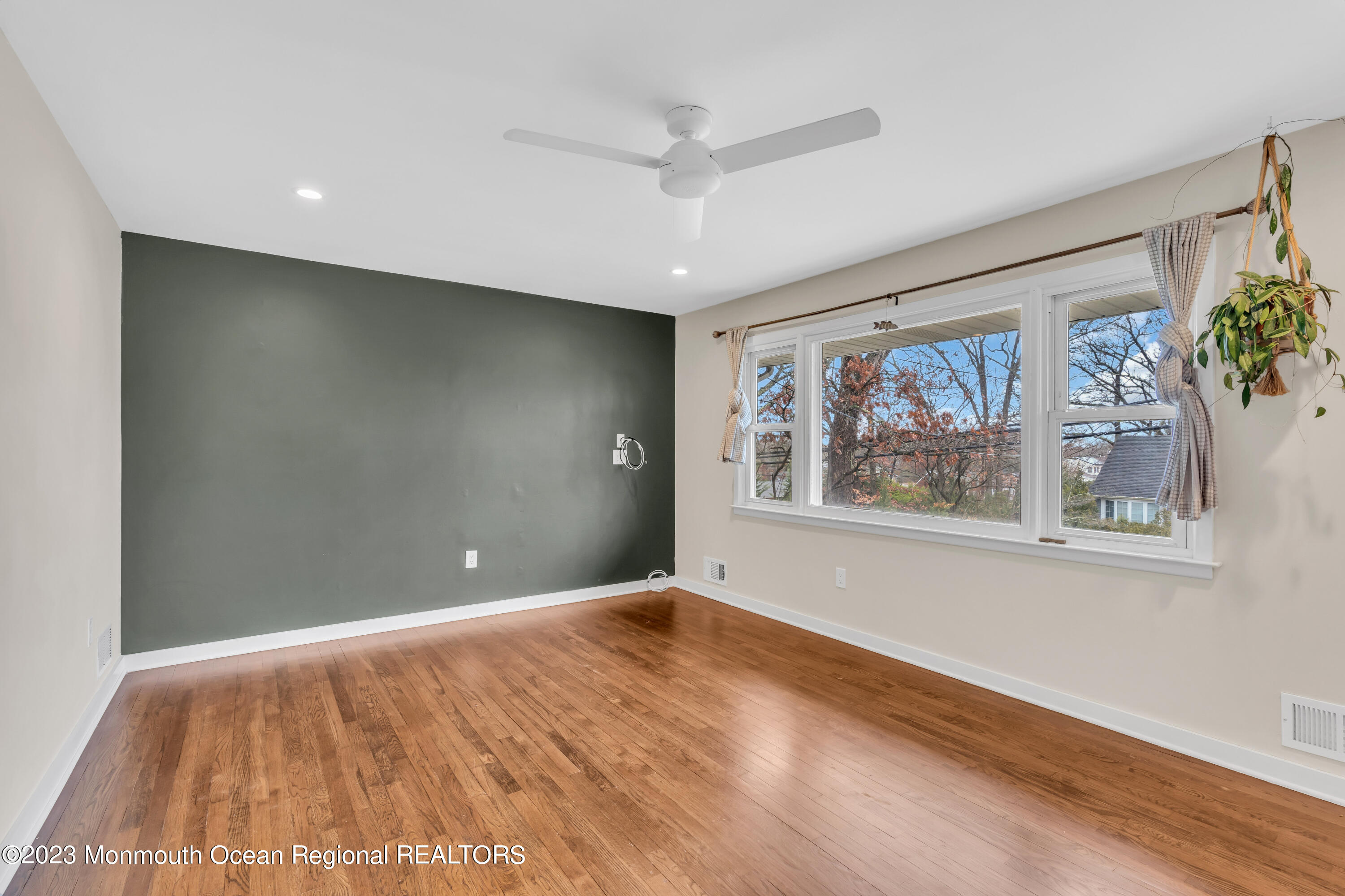 2555 Algonkin Trail