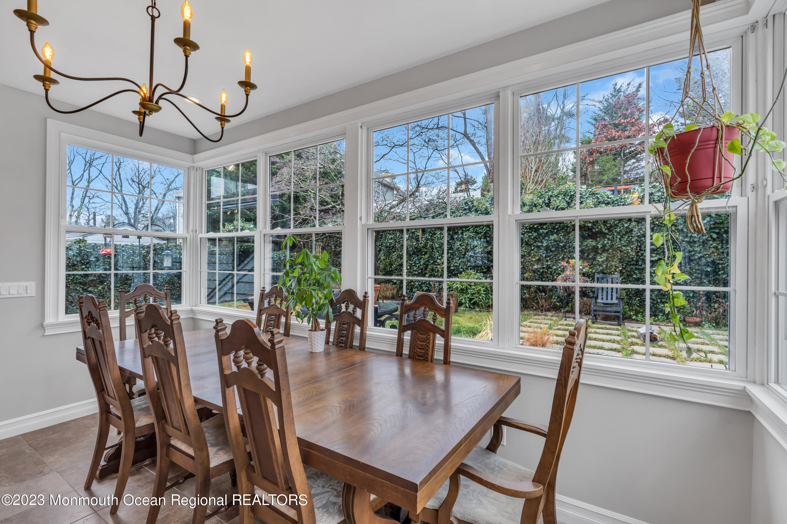 2555 Algonkin Trail