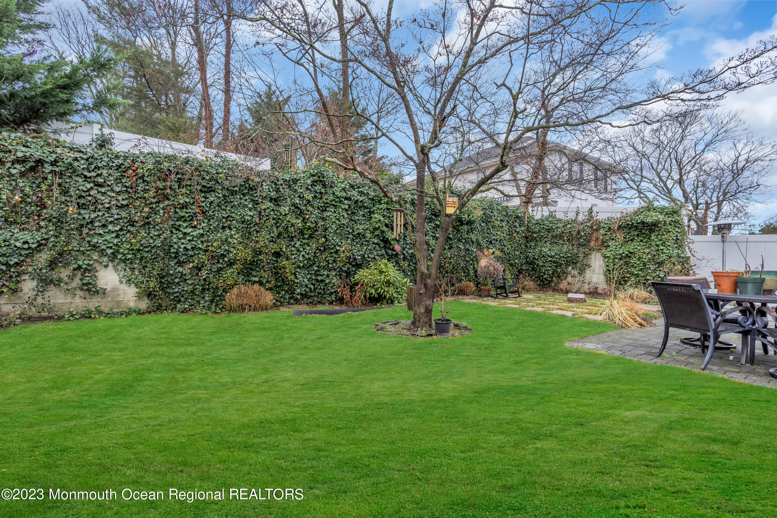 2555 Algonkin Trail
