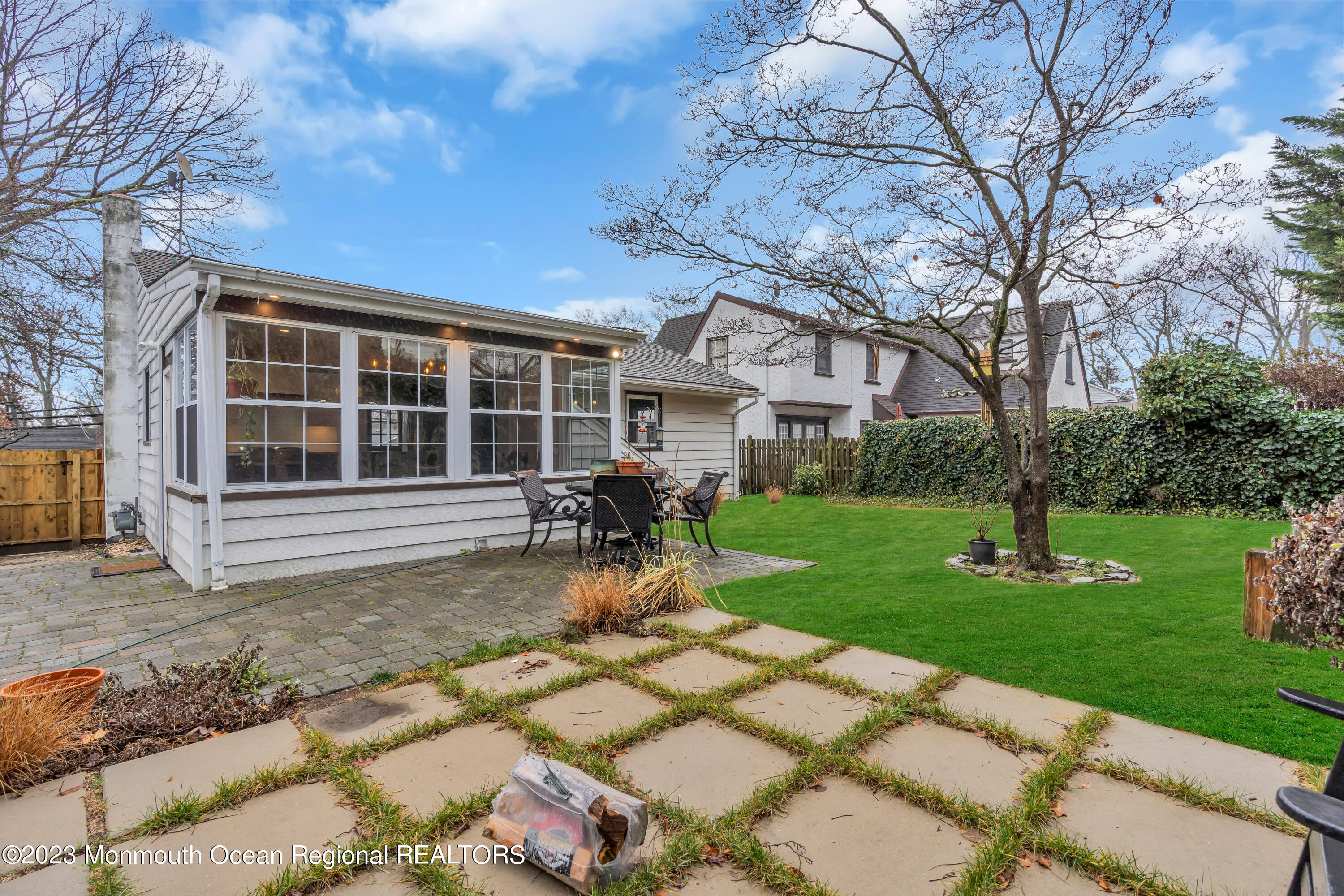 2555 Algonkin Trail