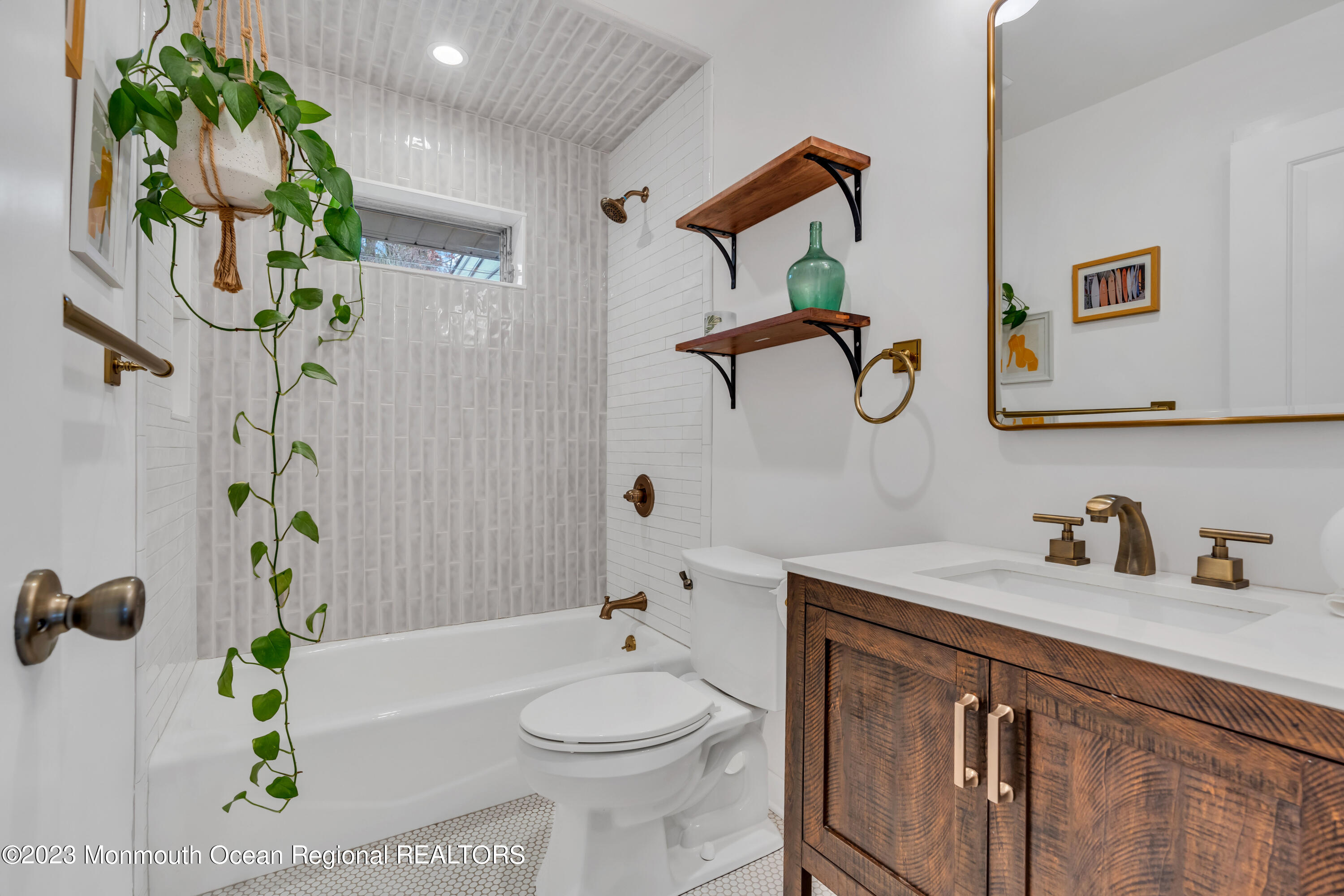2555 Algonkin Trail
