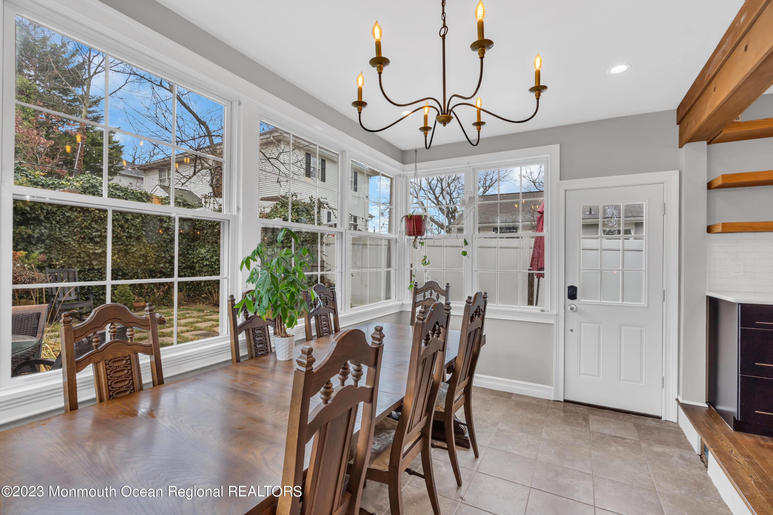 2555 Algonkin Trail