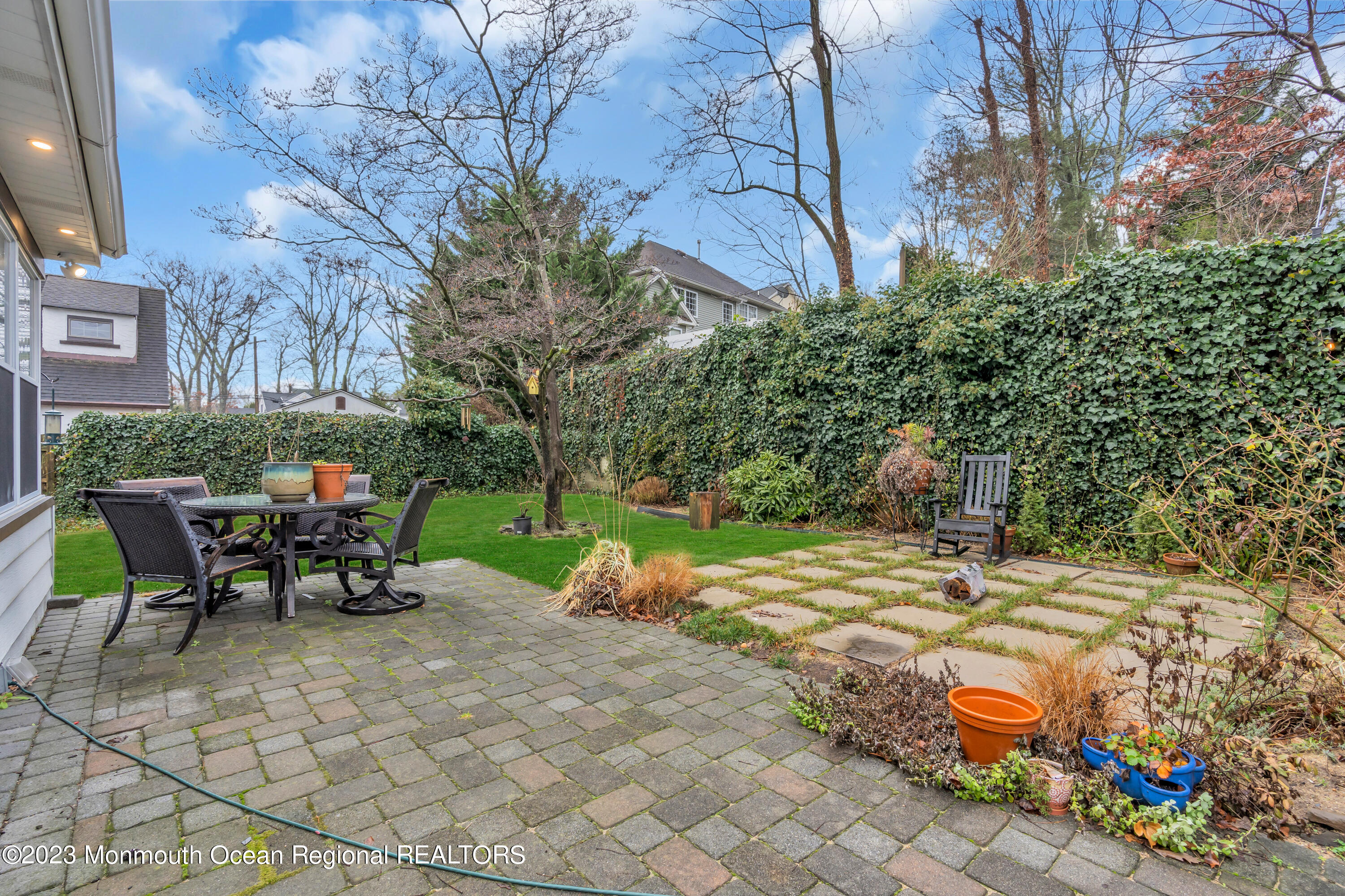 2555 Algonkin Trail