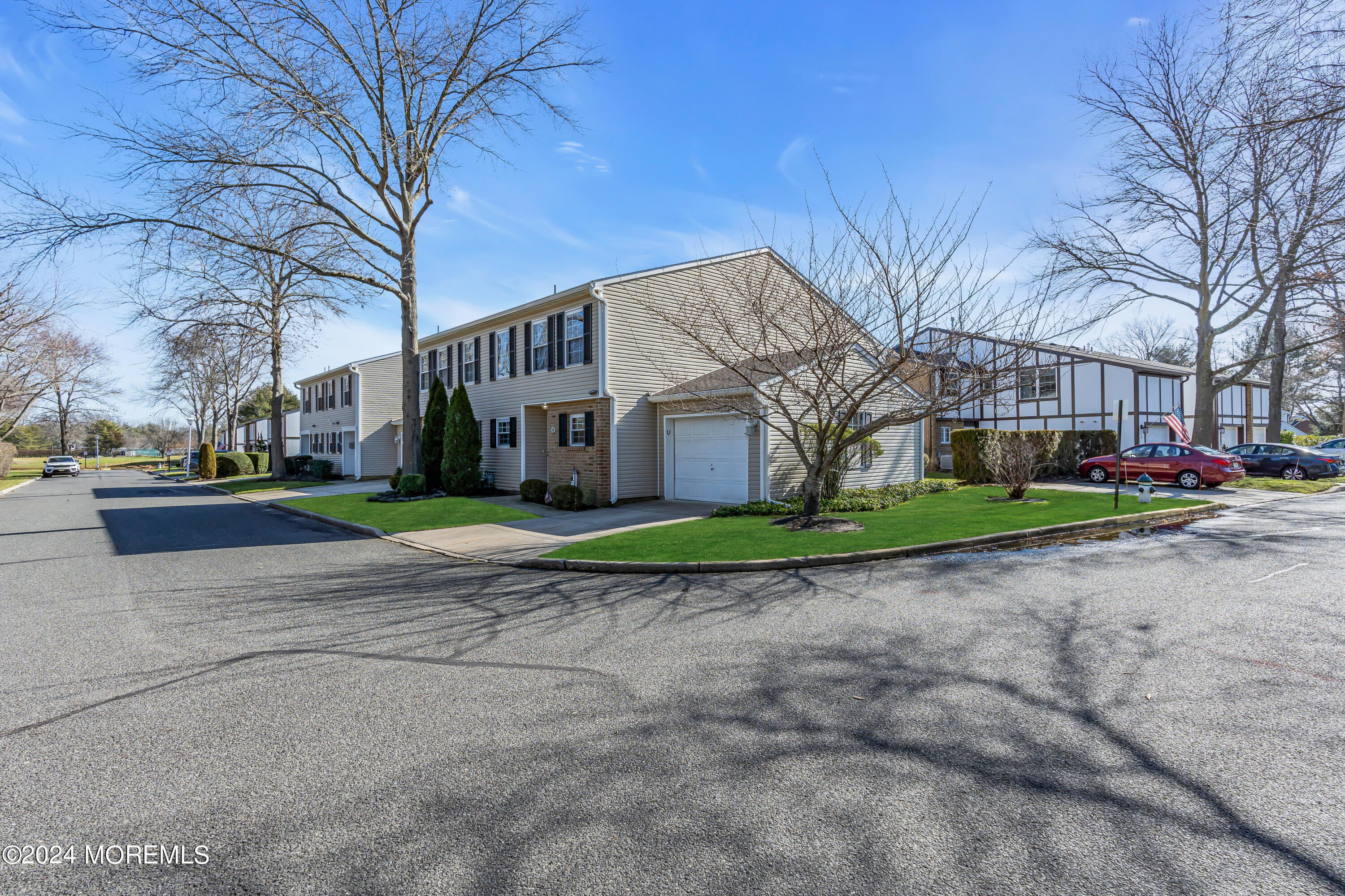 8 Oak Court