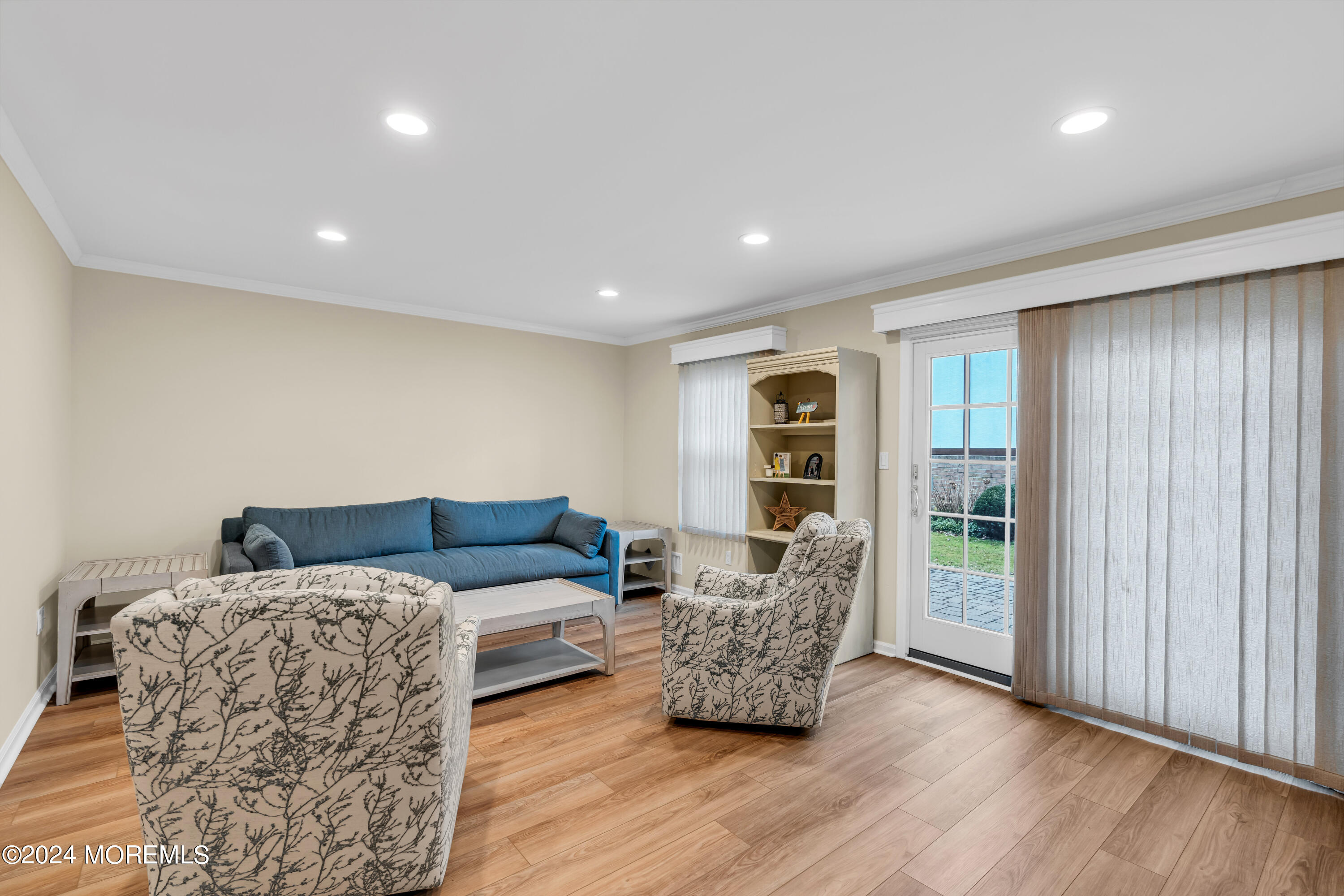 8 Oak Court