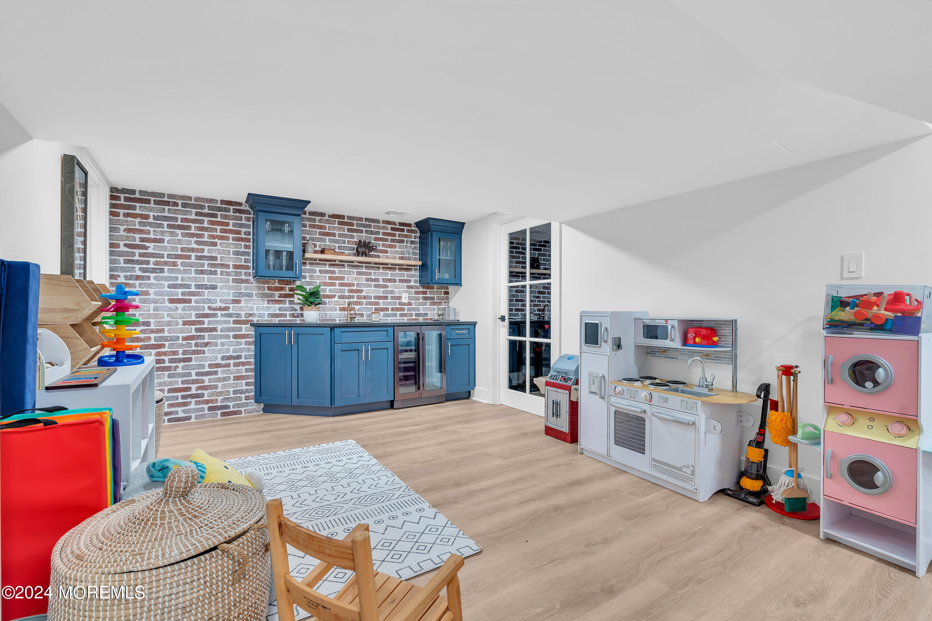 1120 Mohegan Road