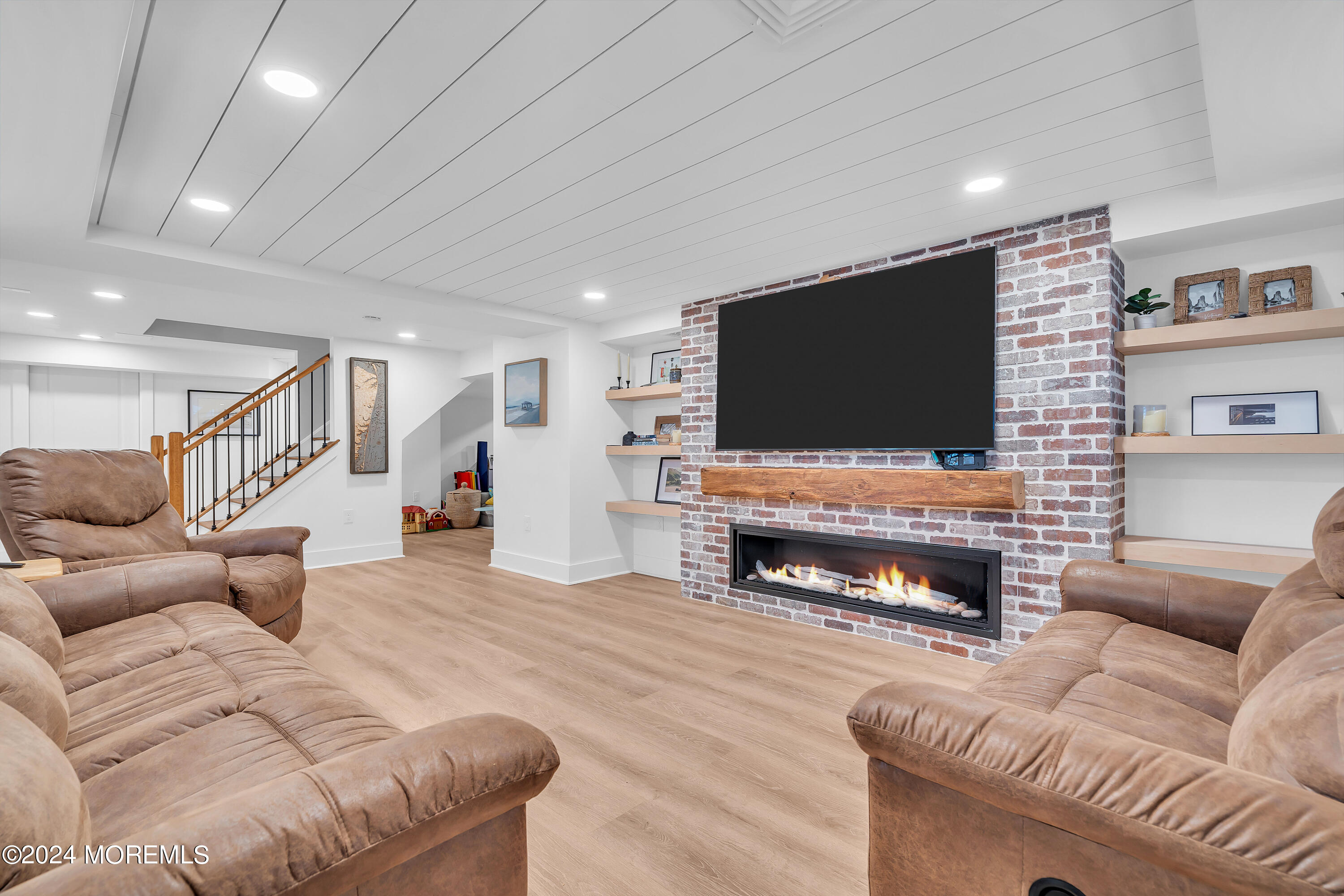 1120 Mohegan Road
