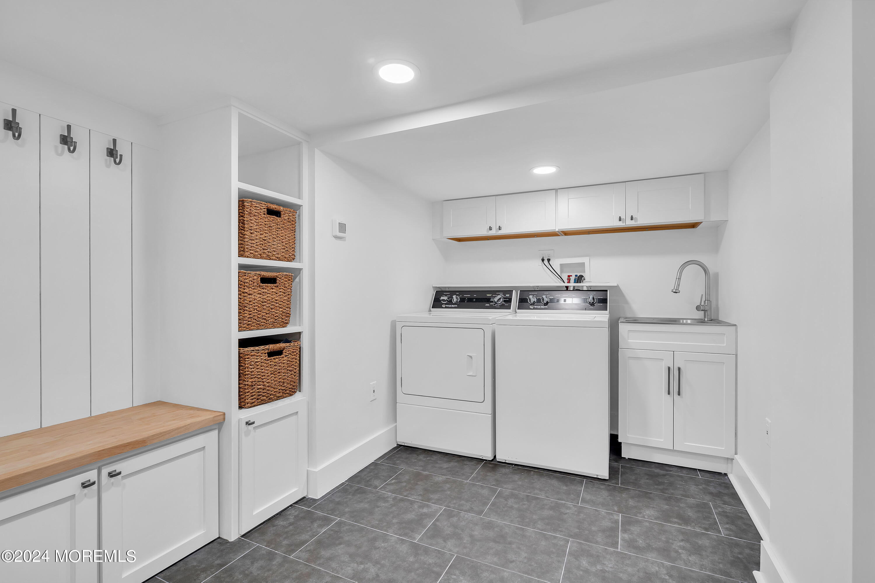 1120 Mohegan Road